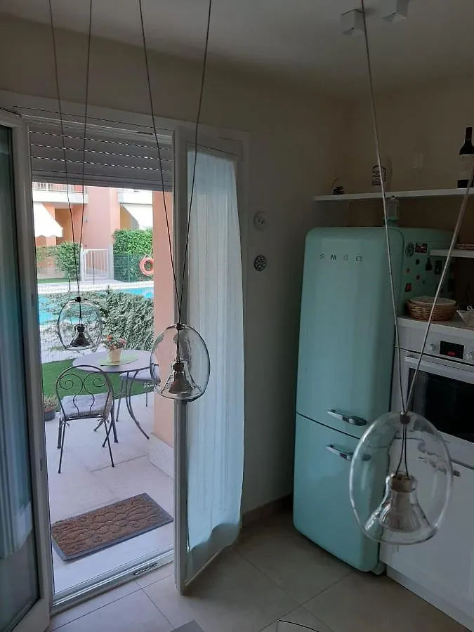 Nuova Casa Al Lago Con Piscina Desenzano del Garda Apartment